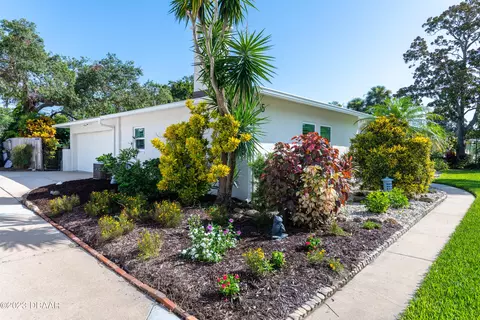 15 Colonial Cir, Ormond Beach, FL 32176 photo 3