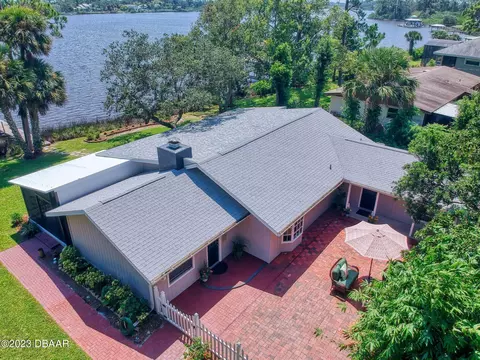 1843 Bayview Dr, New Smyrna Beach, FL 32168