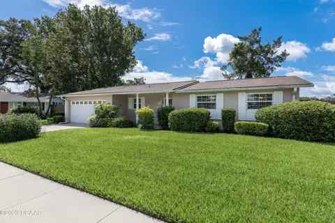 737 Baywood Ln, South Daytona, FL 32119
