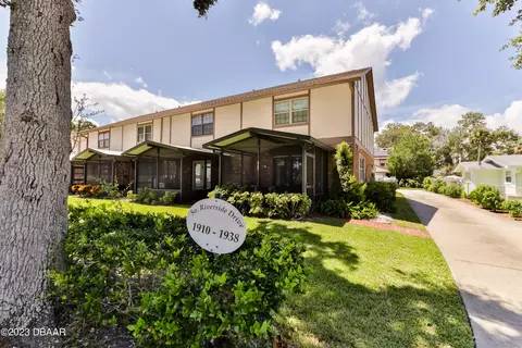 1922 S Riverside Dr, Edgewater, FL 32141