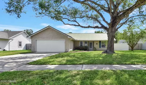 1355 Hendren Dr, Deland, FL 32724
