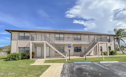 1290 9th St #602, Daytona Beach, FL 32117