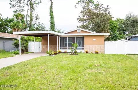 2233 Garfield Dr, South Daytona, FL 32119