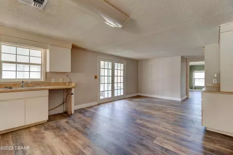 143 Apache Ct, Oak Hill, FL 32759 photo 6