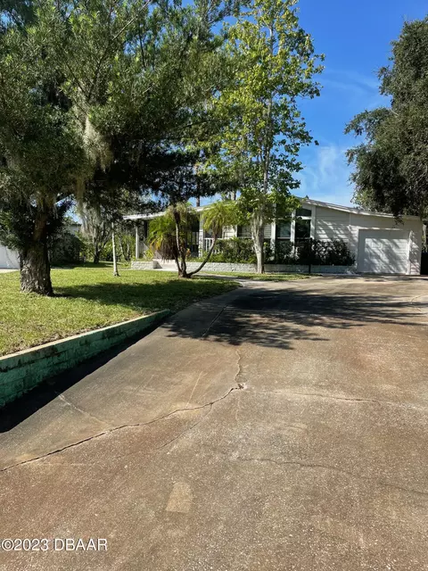 143 Apache Ct, Oak Hill, FL 32759 photo 25
