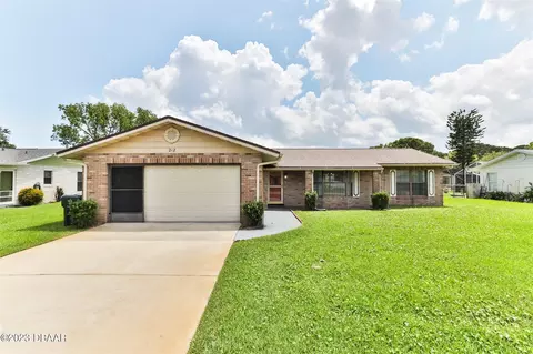 212 N Paul Revere Dr, Daytona Beach, FL 32119