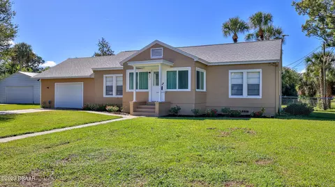 207 E Halifax Ave, Oak Hill, FL 32759