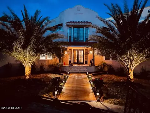 746 N Halifax Ave, Daytona Beach, FL 32118
