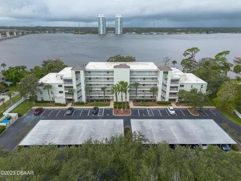 711 N Halifax Ave #208, Daytona Beach, FL 32118