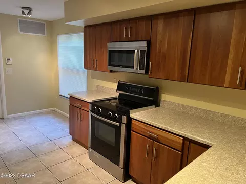 3 Tomahawk Trl, Ormond Beach, FL 32174 photo 4