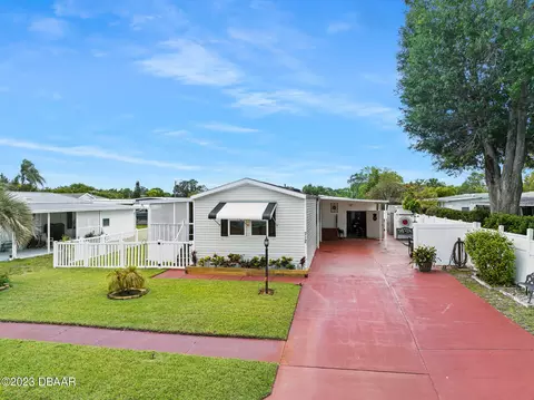 712 Larado Dr, Port Orange, FL 32129