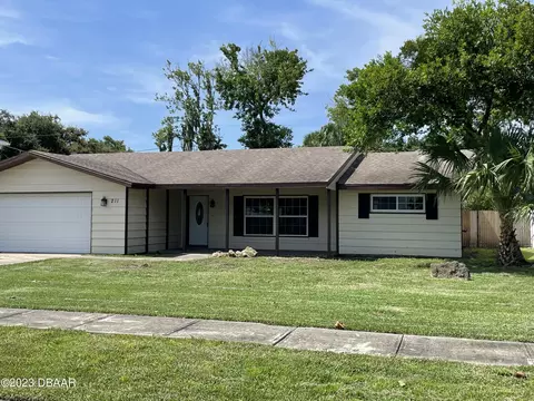 211 Cambridge Dr, Port Orange, FL 32127