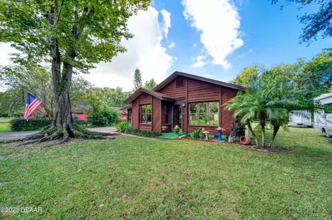 230 Strawberry Ln, Holly Hill, FL 32117