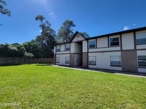 415 Banana Cay Dr #H, South Daytona, FL 32119