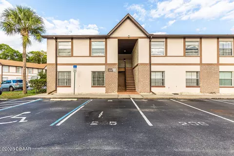 424 Banana Cay Dr #A, South Daytona, FL 32119