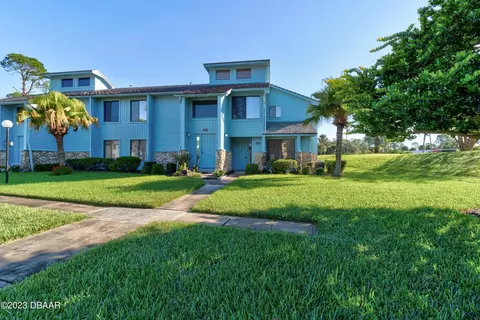 102 Blue Heron Dr #B, Daytona Beach, FL 32119
