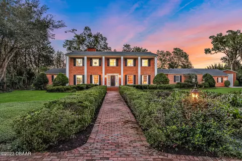 900 Pine Tree Ter, Deland, FL 32724