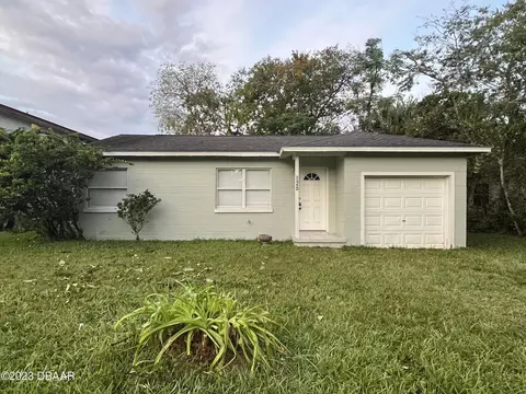 126 Harney St, Daytona Beach, FL 32114