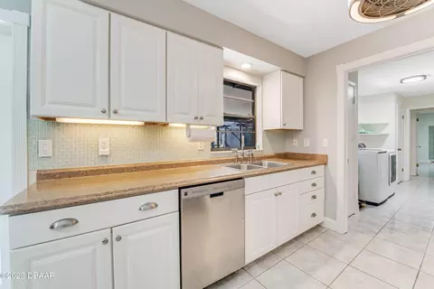 2932 Queen Palm Dr, Edgewater, FL 32141 photo 33