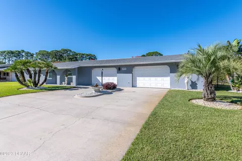 2932 Queen Palm Dr, Edgewater, FL 32141 photo 4