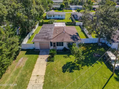 719 N Flamingo Dr, Holly Hill, FL 32117