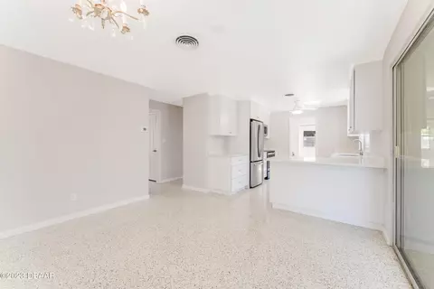 2002 Pine Tree Dr, Edgewater, FL 32141 photo 5
