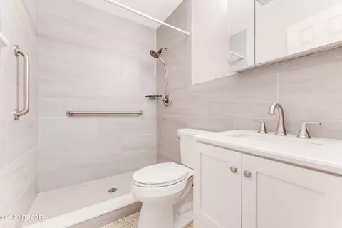 2002 Pine Tree Dr, Edgewater, FL 32141 photo 22