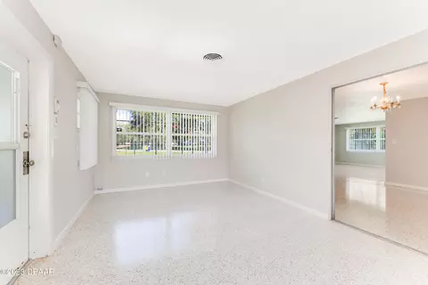 2002 Pine Tree Dr, Edgewater, FL 32141 photo 4
