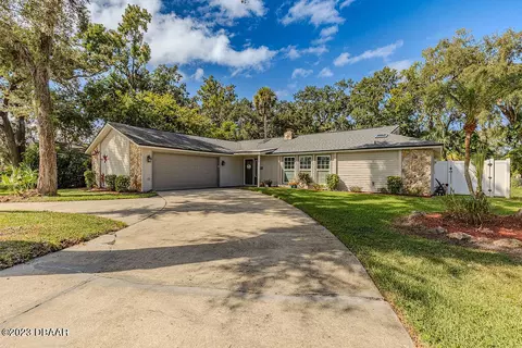 907 Tree Garden Dr, Port Orange, FL 32127