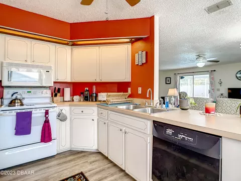 2603 Yule Tree Dr, Edgewater, FL 32141 photo 9