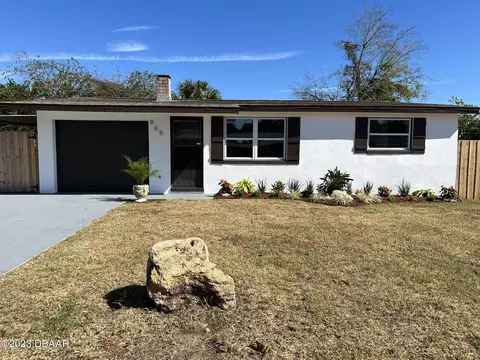 905 Derbyshire Rd, Daytona Beach, FL 32117
