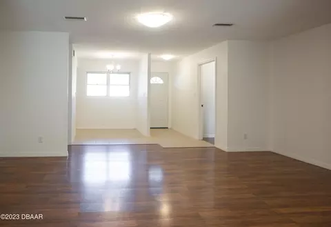 222 Putnam Ave, Ormond Beach, FL 32174 photo 2