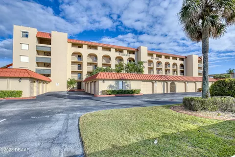1305 S Atlantic Ave, Cocoa Beach, FL 32931