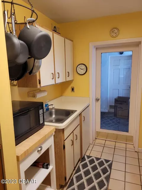 103 S B S Cardinal Dr #B, Ormond Beach, FL 32176 photo 2
