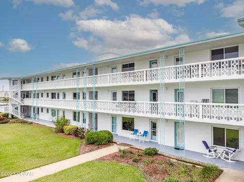 3013 N Halifax Ave, Daytona Beach, FL 32118