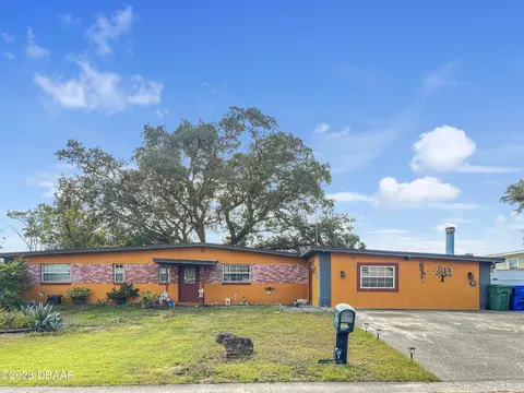 1303 Westwood Dr, Daytona Beach, FL 32117
