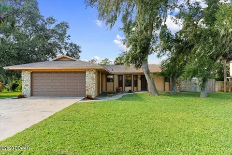 1852 Travelers Palm Dr, Edgewater, FL 32141