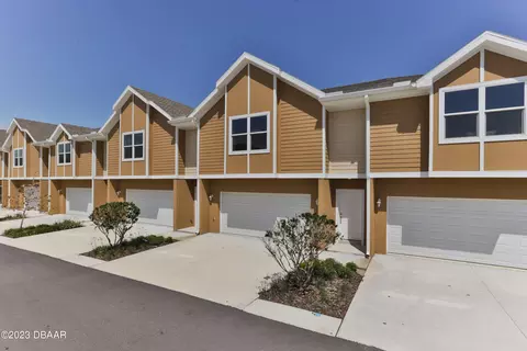 105 Ocean Cir, Daytona Beach Shores, FL 32118