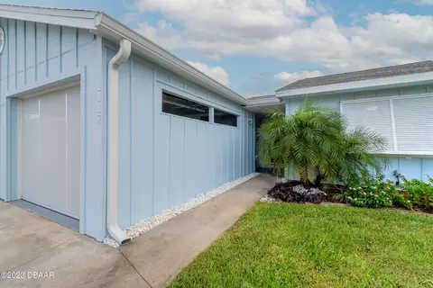 1117 Harbour Point Dr, Port Orange, FL 32127