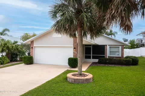 829 E 22nd Ave, New Smyrna Beach, FL 32169