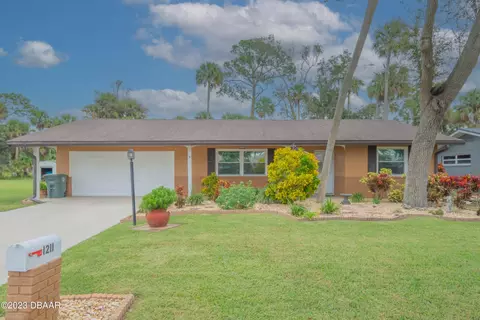 1211 Golfview Dr, Daytona Beach, FL 32114