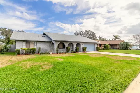 5821 Westport Dr, Port Orange, FL 32127