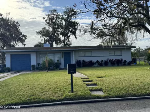 1029 Hampton Rd, Daytona Beach, FL 32114