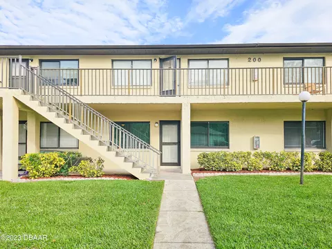 1601 Big Tree Rd #202, Daytona Beach, FL 32119
