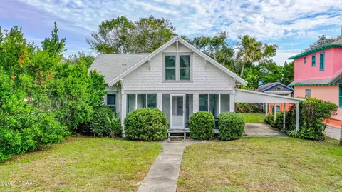 114 N Halifax Ave, Daytona Beach, FL 32118