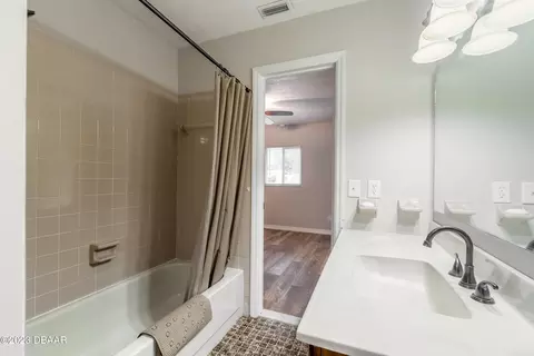 Bath - 120 Oak Ln, Ormond Beach, FL 32174 photo 8 of 9