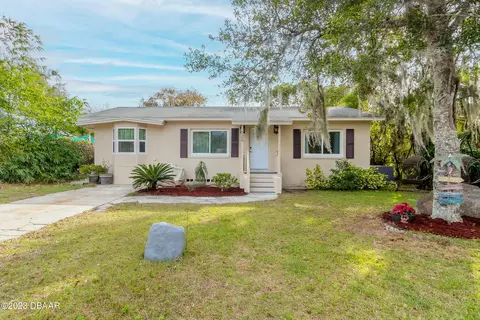 726 W Hogle Ave, Deland, FL 32720