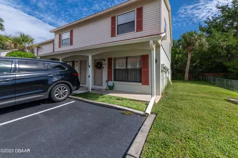 980 Canal View Blvd #D8, Port Orange, FL 32129