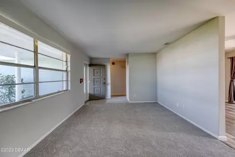 Living - 64 Berkley Rd, Ormond Beach, FL 32176 photo 4 of 8