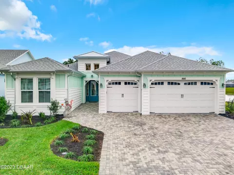 990 Bama Breeze Dr, Daytona Beach, FL 32124